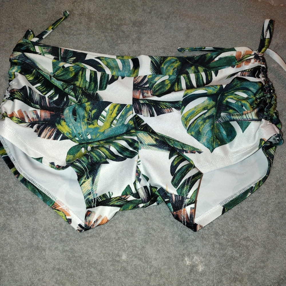 NWT Onzie hot yoga shorts